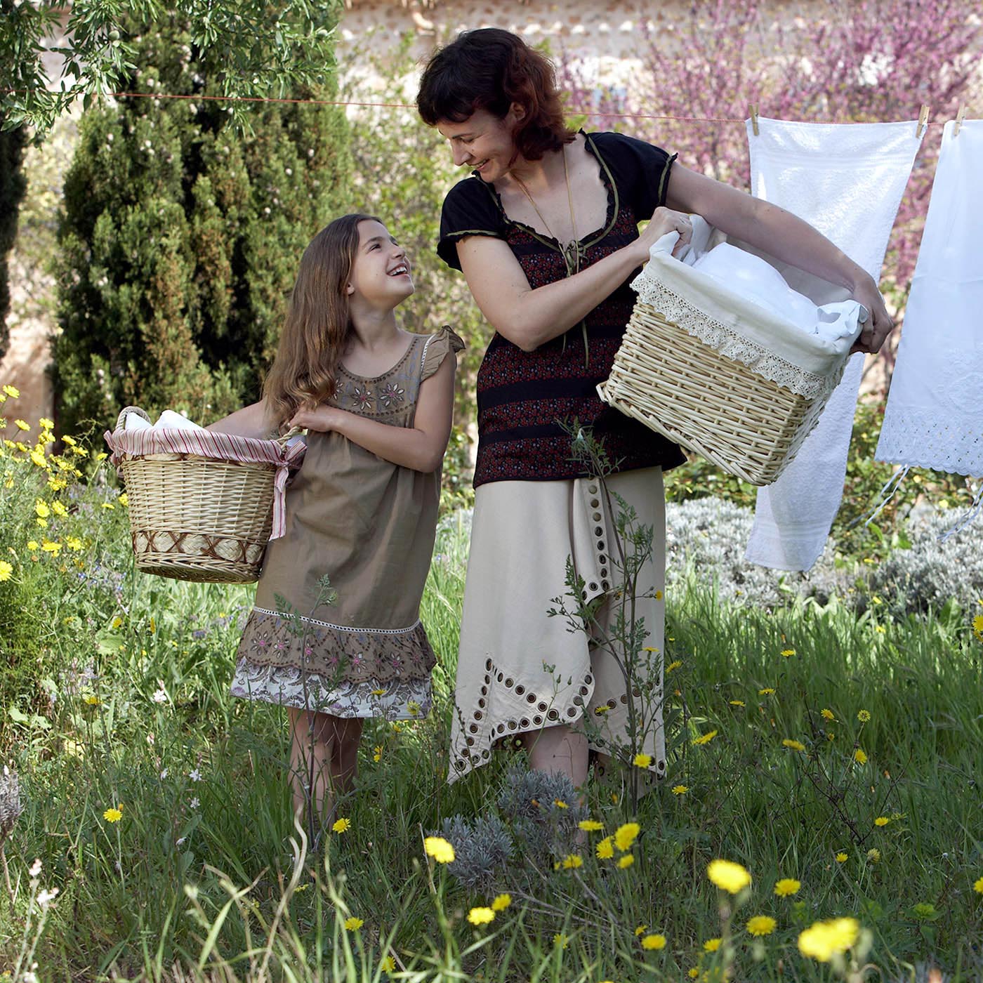 Gras, Persoon, Blouse, Mandje, Jurk, Gras, Blouse, Persoon, Mandje, Jurk