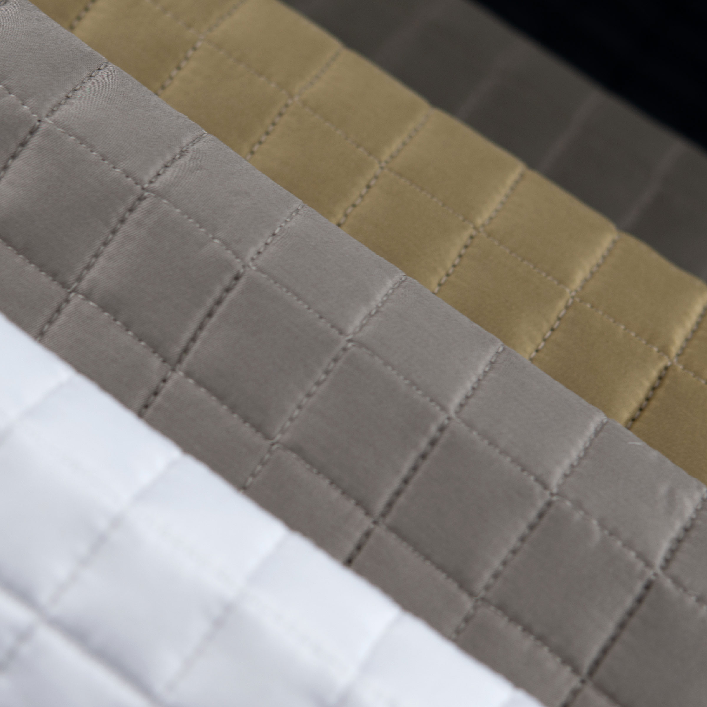 Dommelin Sierkussenhoes Chicago Satijn 300TC Leem