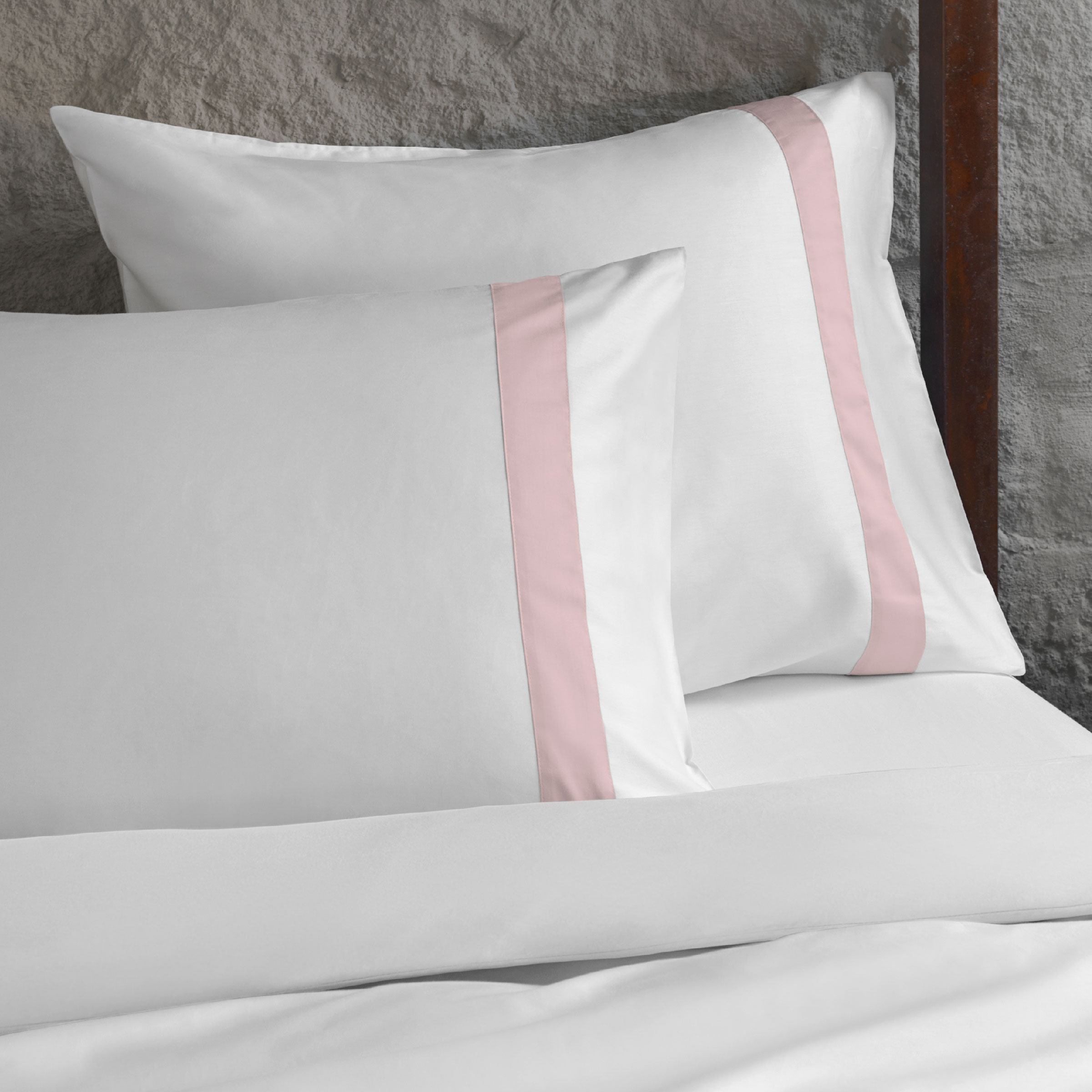 Dommelin Kussensloop Listra Satijn 300TC Wit - Lichtroze 60 x 70 cm
