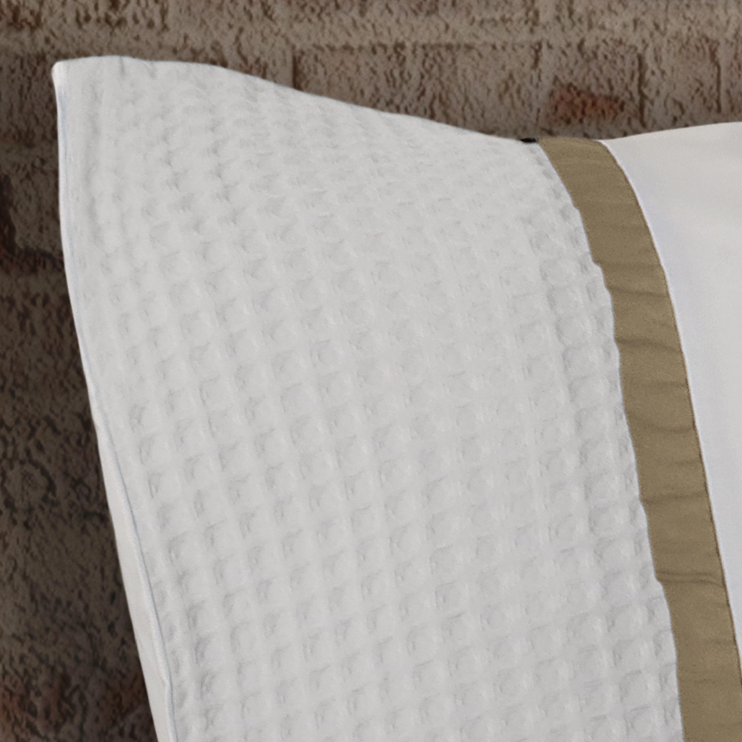 Dommelin Kussensloop Bari Percal 200TC Wit - Kaki 60 x 70 cm