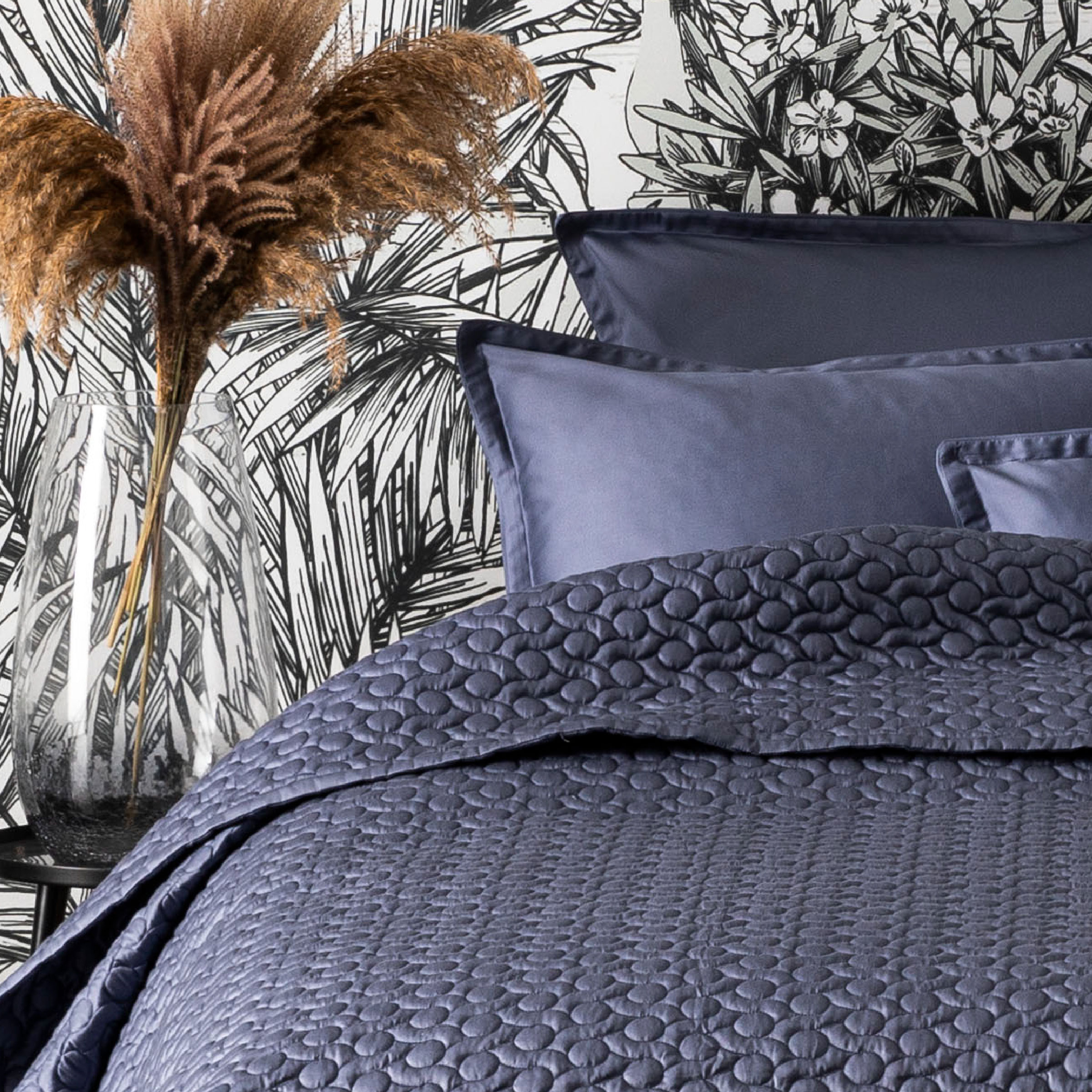 Alexandre Turpault Sprei Poesie Satijn Marine 260 x 240 cm