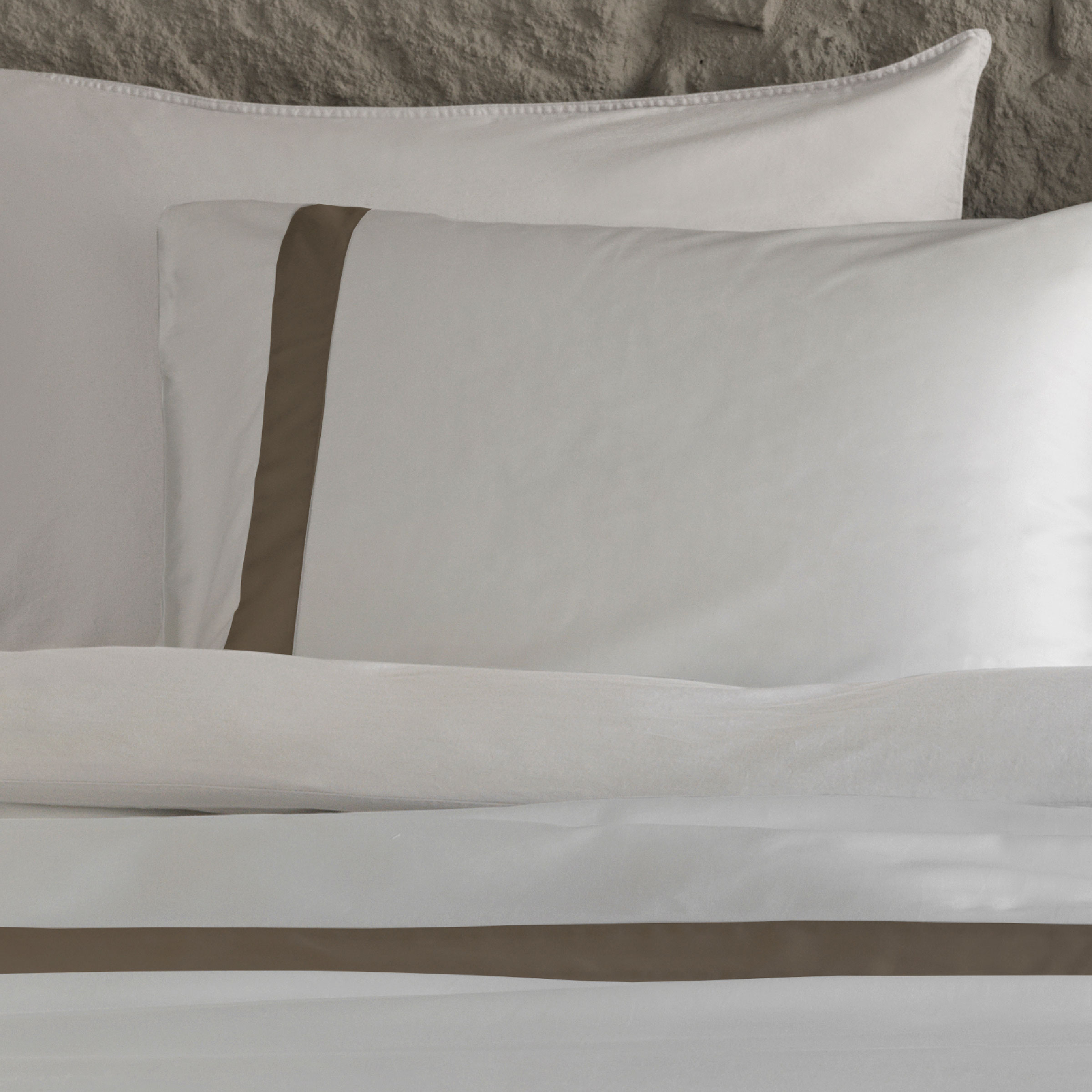 Dommelin Dekbedovertrekset Listra Satijn 300TC Wit - Nootmuskaat