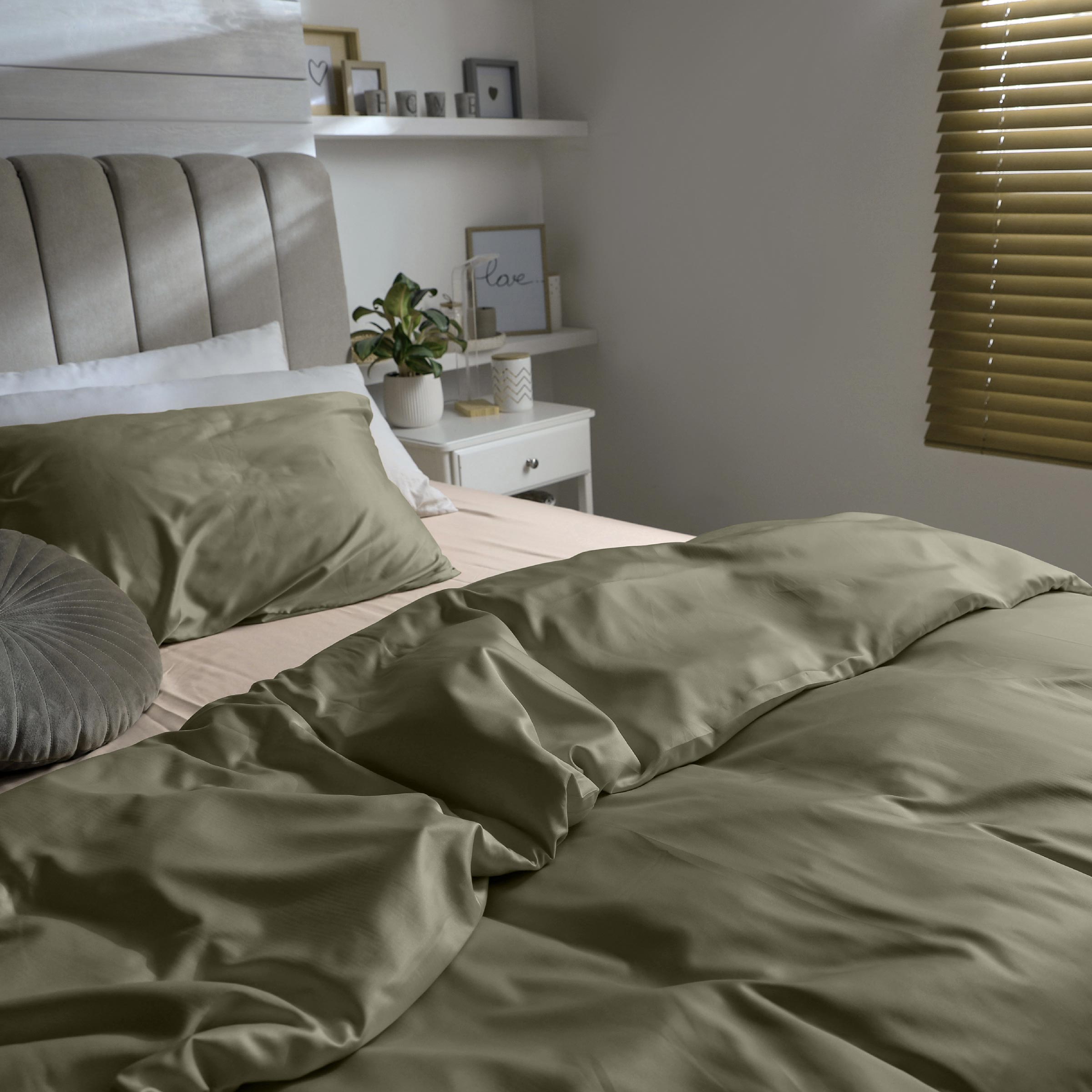 Dommelin Dekbedovertrek Satijn 300TC Olijf