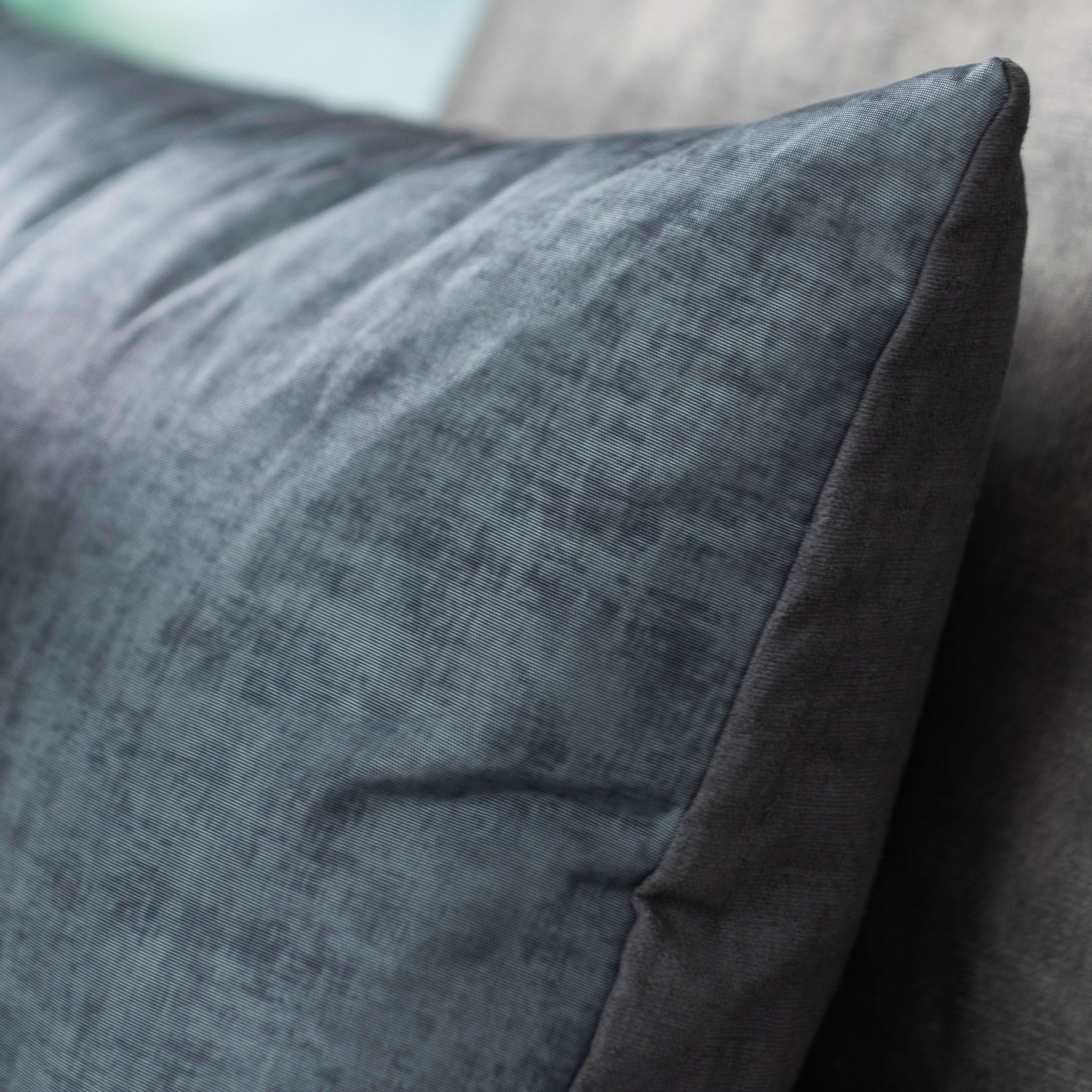 Mrs.Me Sierkussen Interval Recycled PL en PET Deepsea 30 x 60 cm