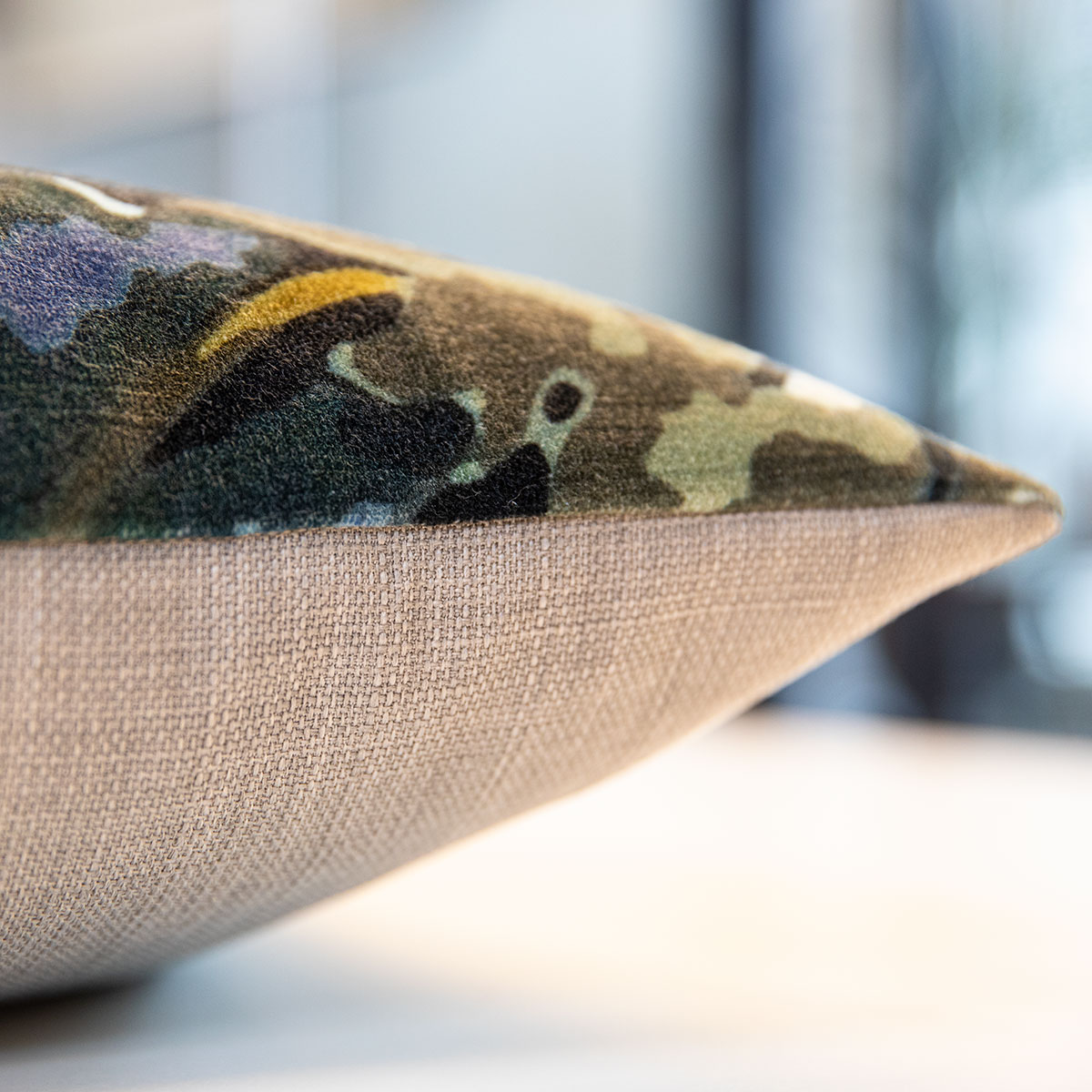 Mrs.Me Sierkussen Fleur Velours Electric Blue 30 x 60 cm