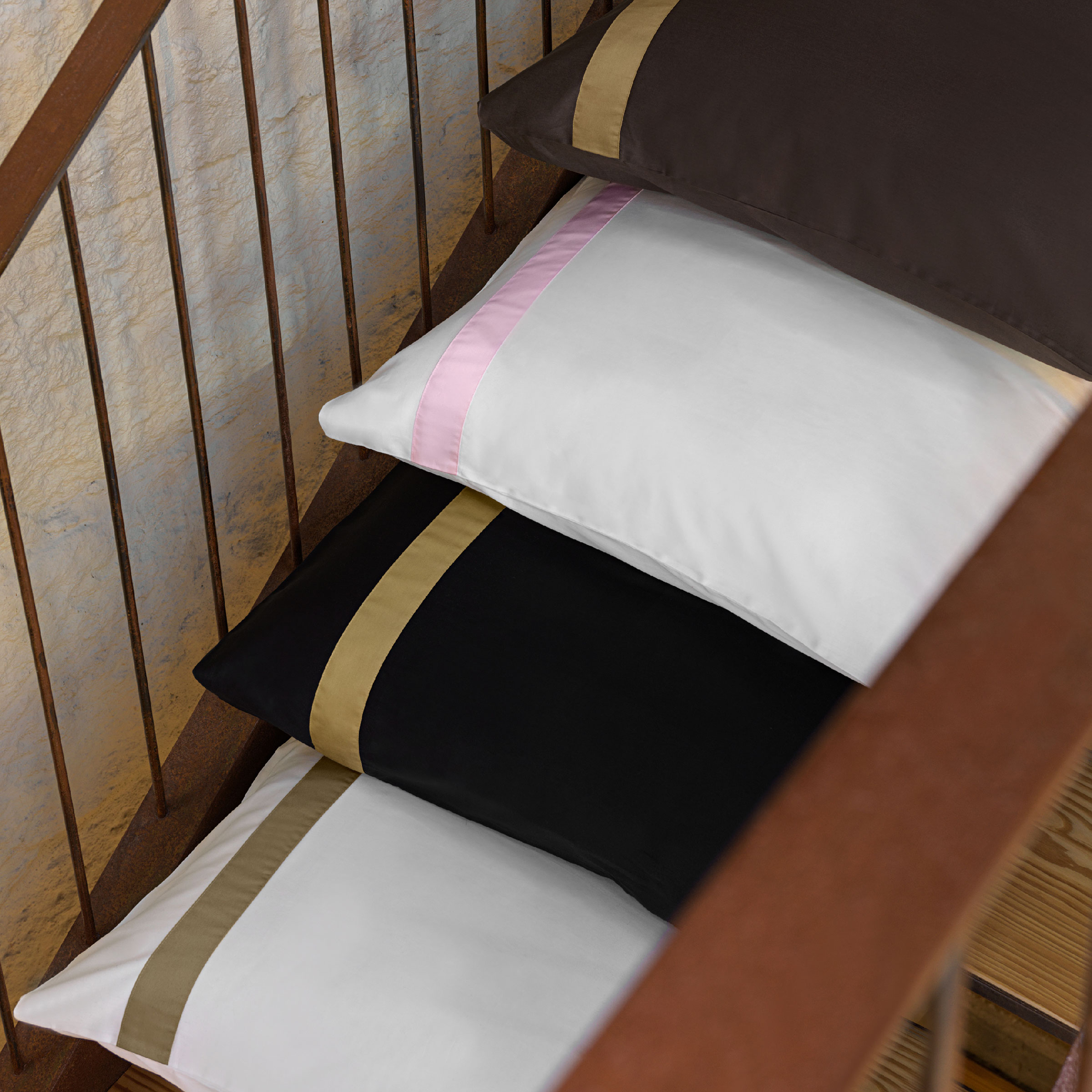 Dommelin Dekbedovertrekset Listra Satijn 300TC Wit - Nootmuskaat