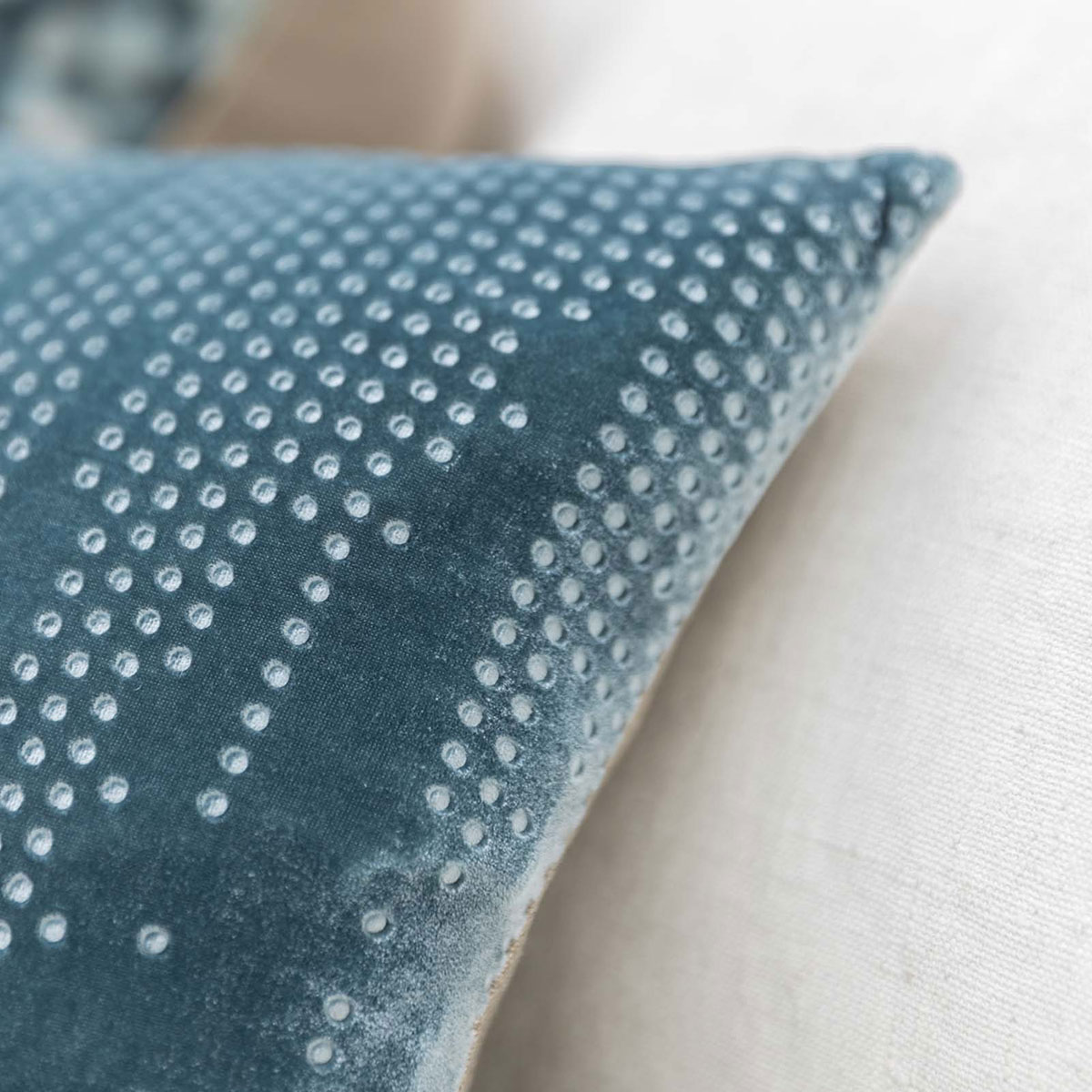 Mrs.Me Sierkussen Cascade Velours Light Petrol 45 x 60 cm