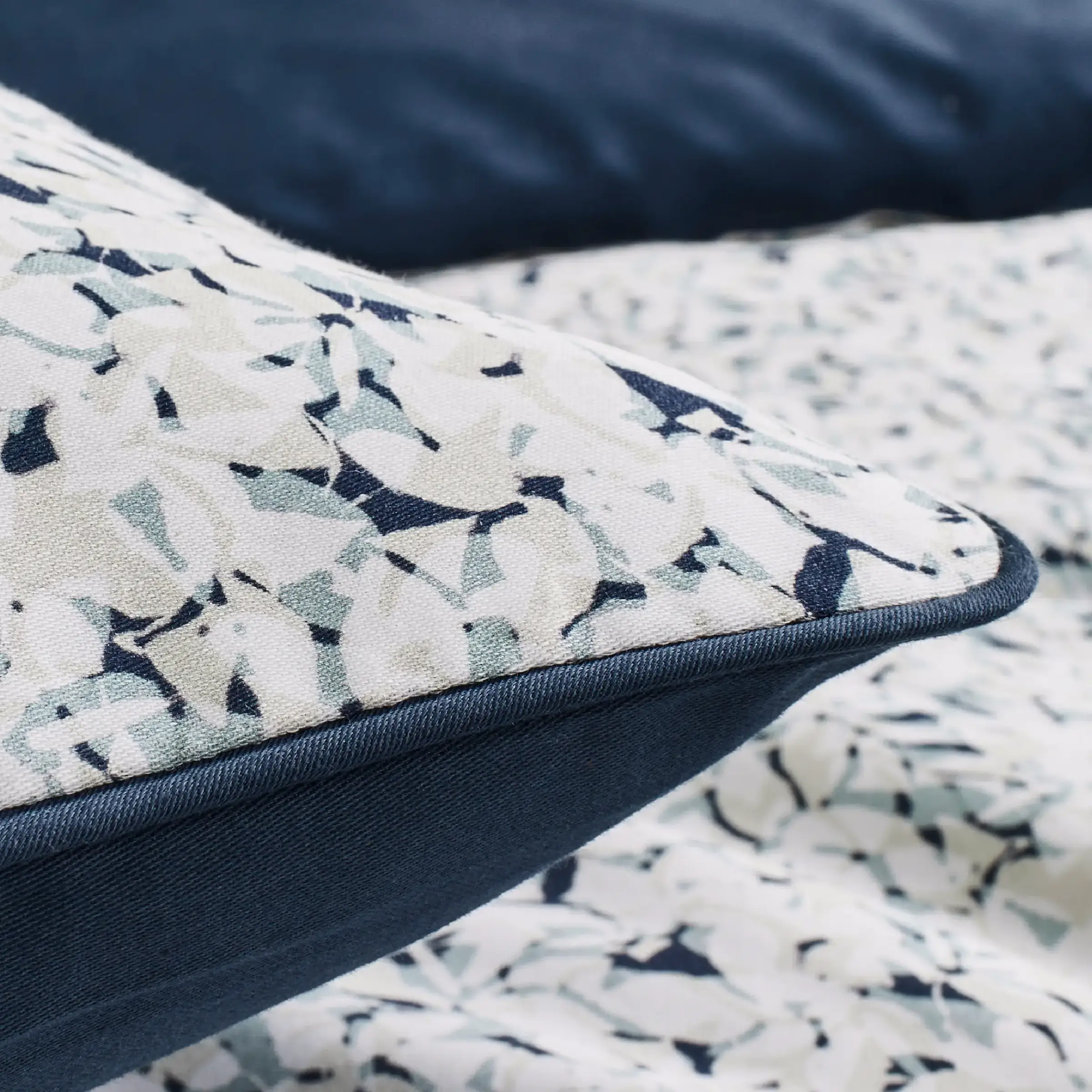 Essix Kussensloop Nui Satijn 200TC Multi