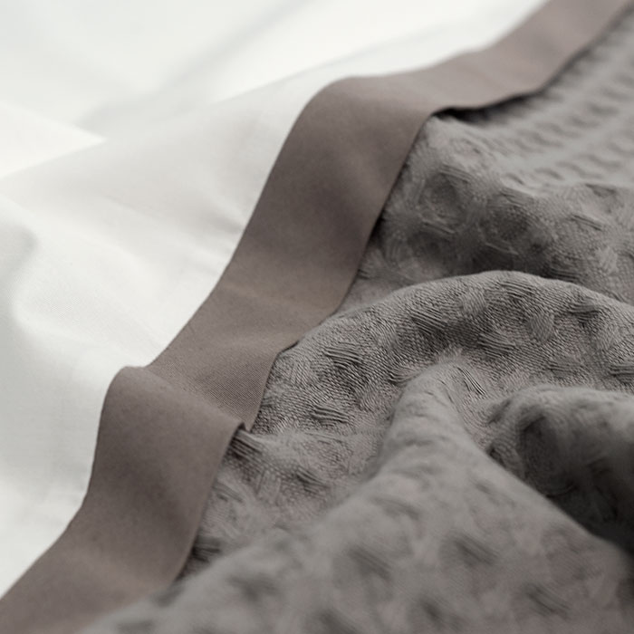 Dommelin Dekbedovertrekset Bari Percal 200TC Taupe - Nootmuskaat