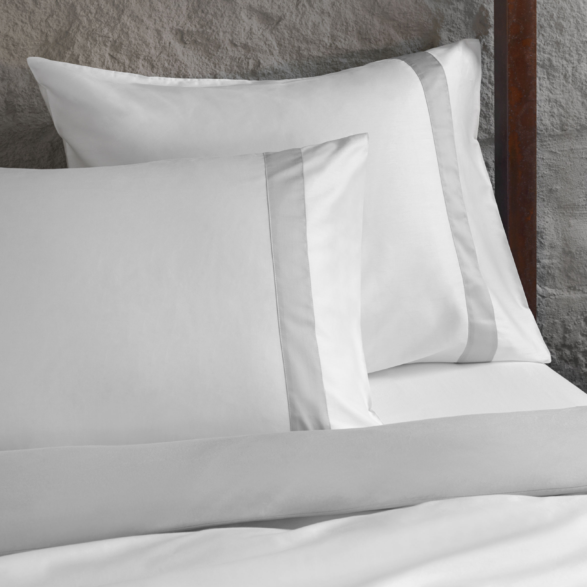 Dommelin Kussensloop Listra Satijn 300TC Wit - Zilver 60 x 70 cm