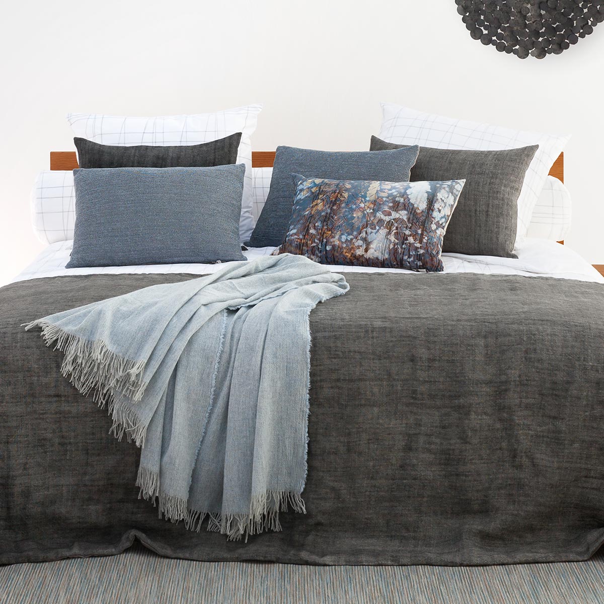 Mrs.Me Plaid Fly Stonewashed Lamswol Black 150 x 200 cm