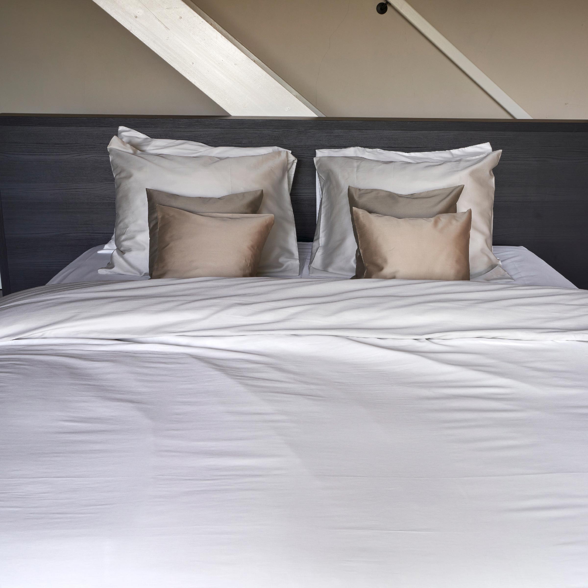 Kussen, Woondecoratie, Meubels, Bed