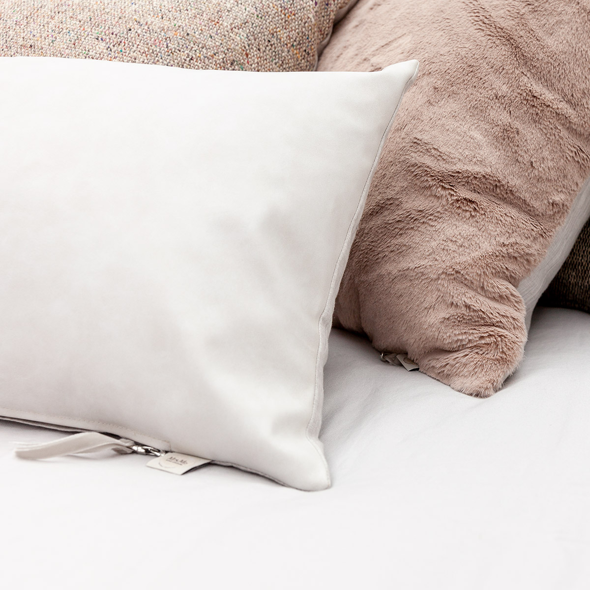 Mrs.Me Sierkussen Pure Kunstleer Chalk White 45 x 60 cm