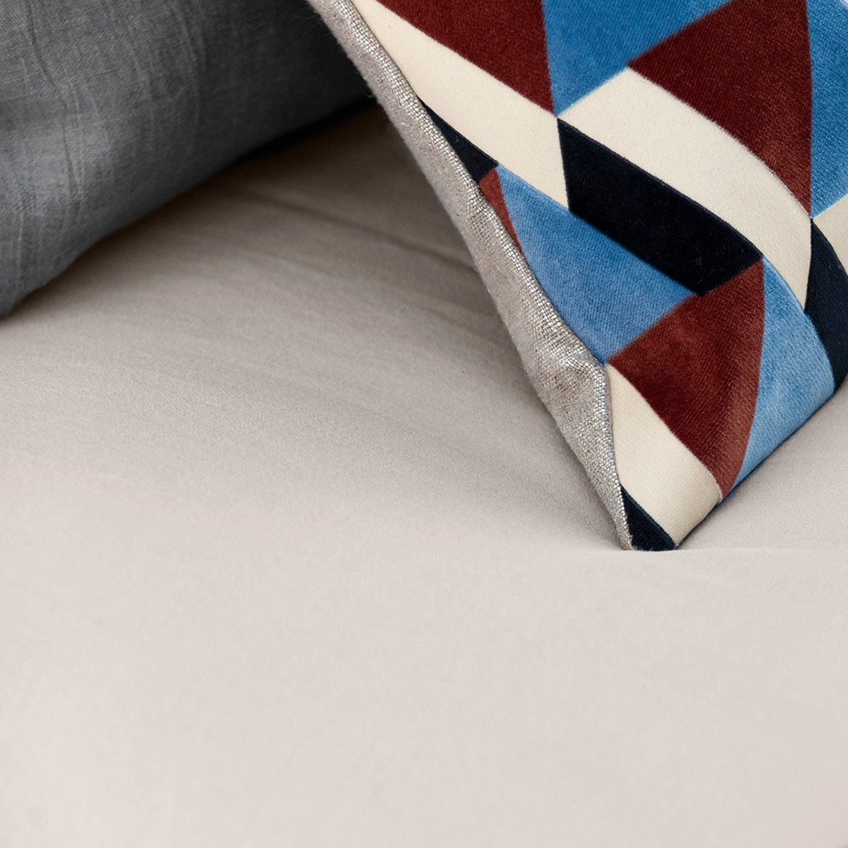 Mrs.Me Dekbedovertrekset Stilo Stonewashed Satijn 300TC Stone