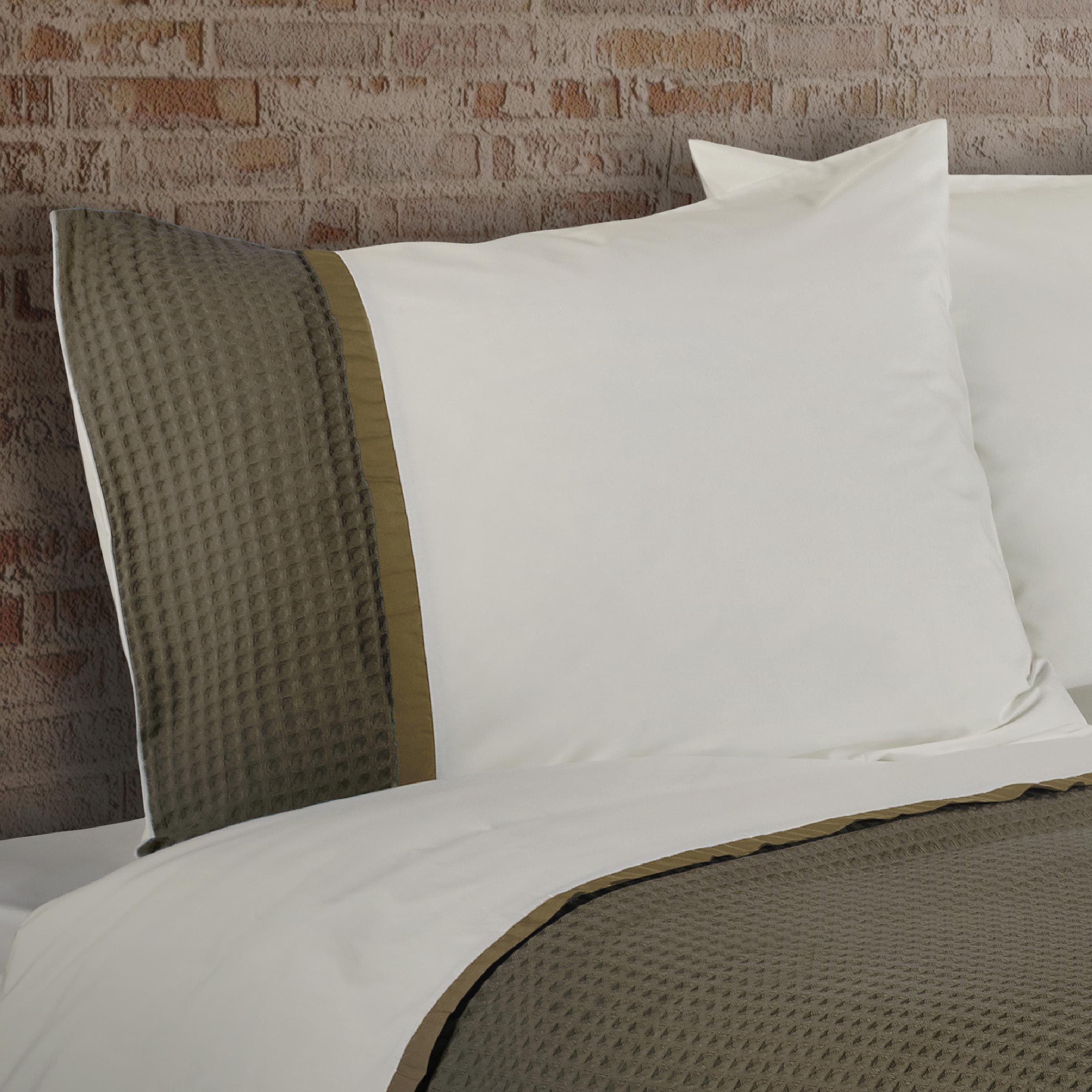 Dommelin Kussensloop Bari Percal 200TC Leem - Brons 60 x 70 cm