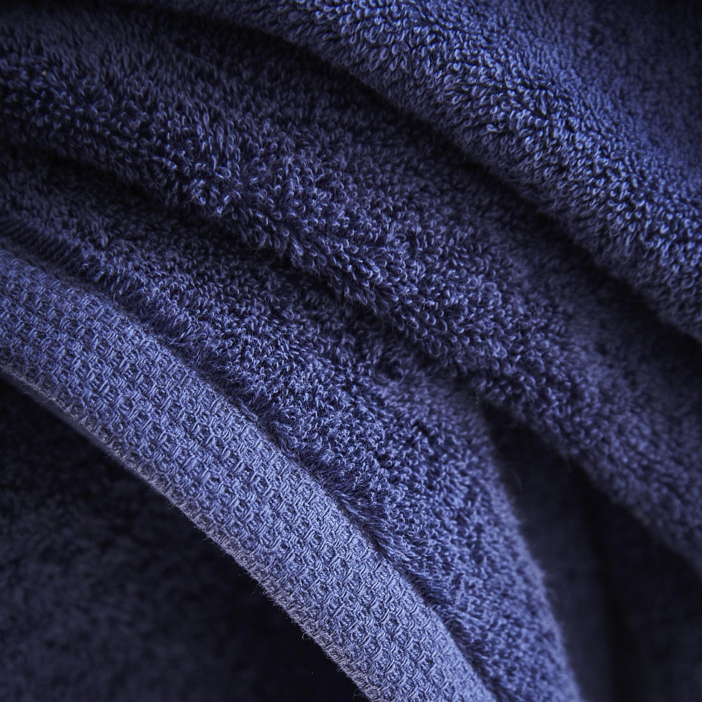 Alexandre Turpault Handdoek Essentiel Organic Katoen 650 gr/m2 Minuit 60 x 100 cm