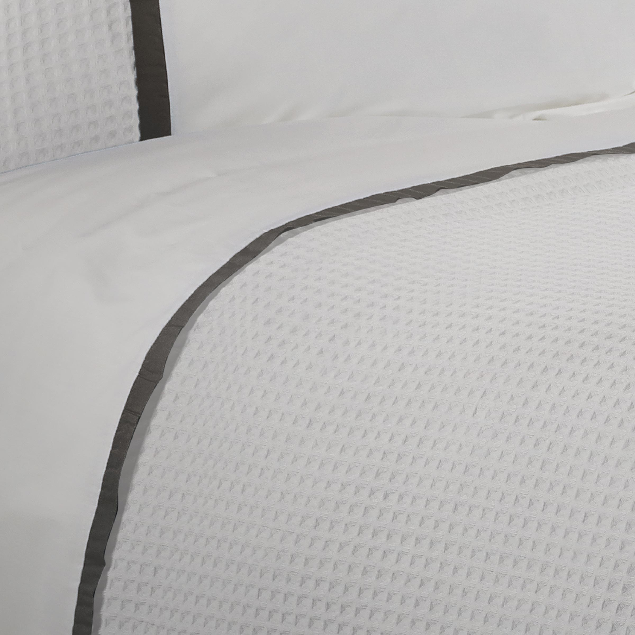 Dommelin Dekbedovertrekset Bari Percal 200TC Wit - Leisteengrijs 