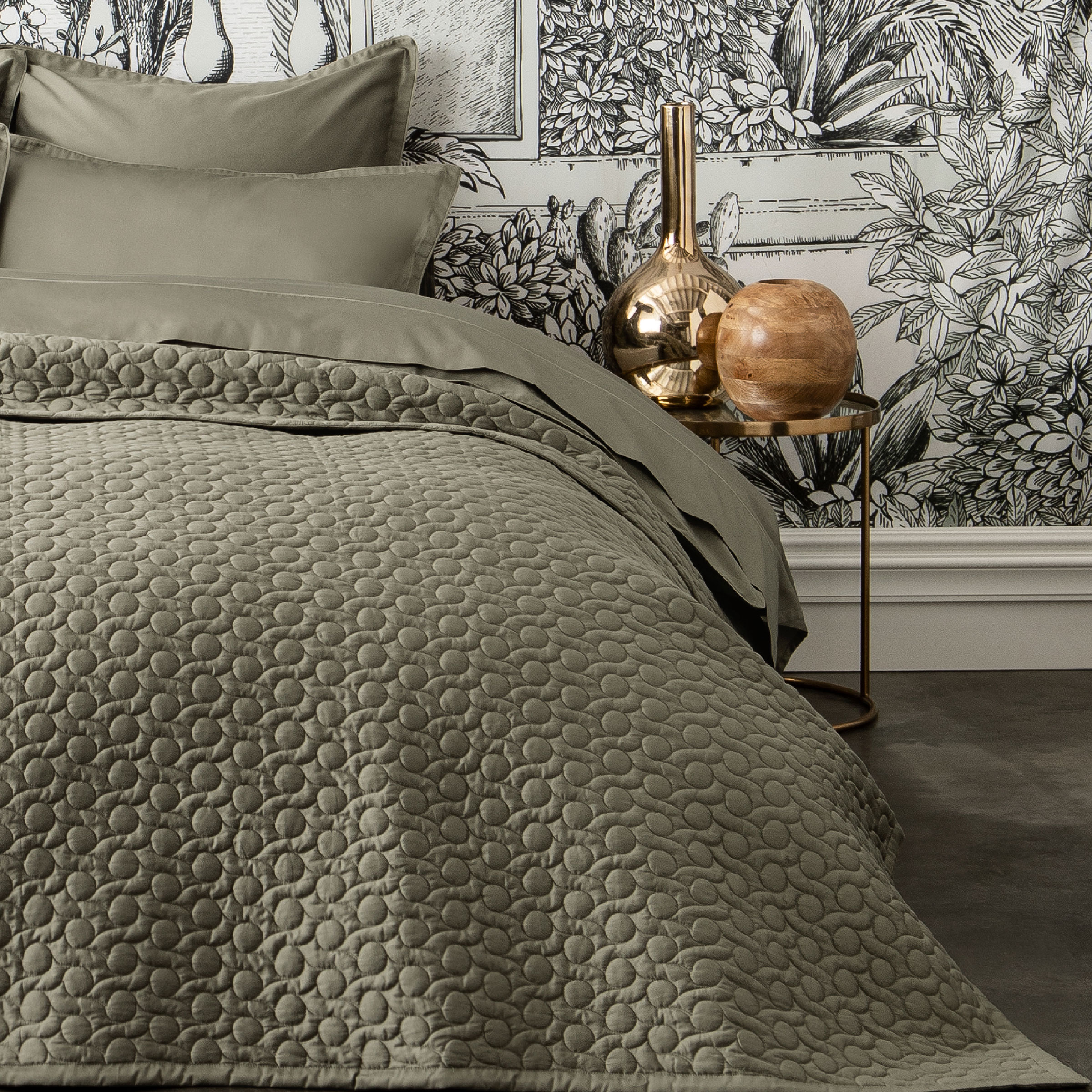 Alexandre Turpault Sprei Poesie Satijn Kaki 260 x 240 cm