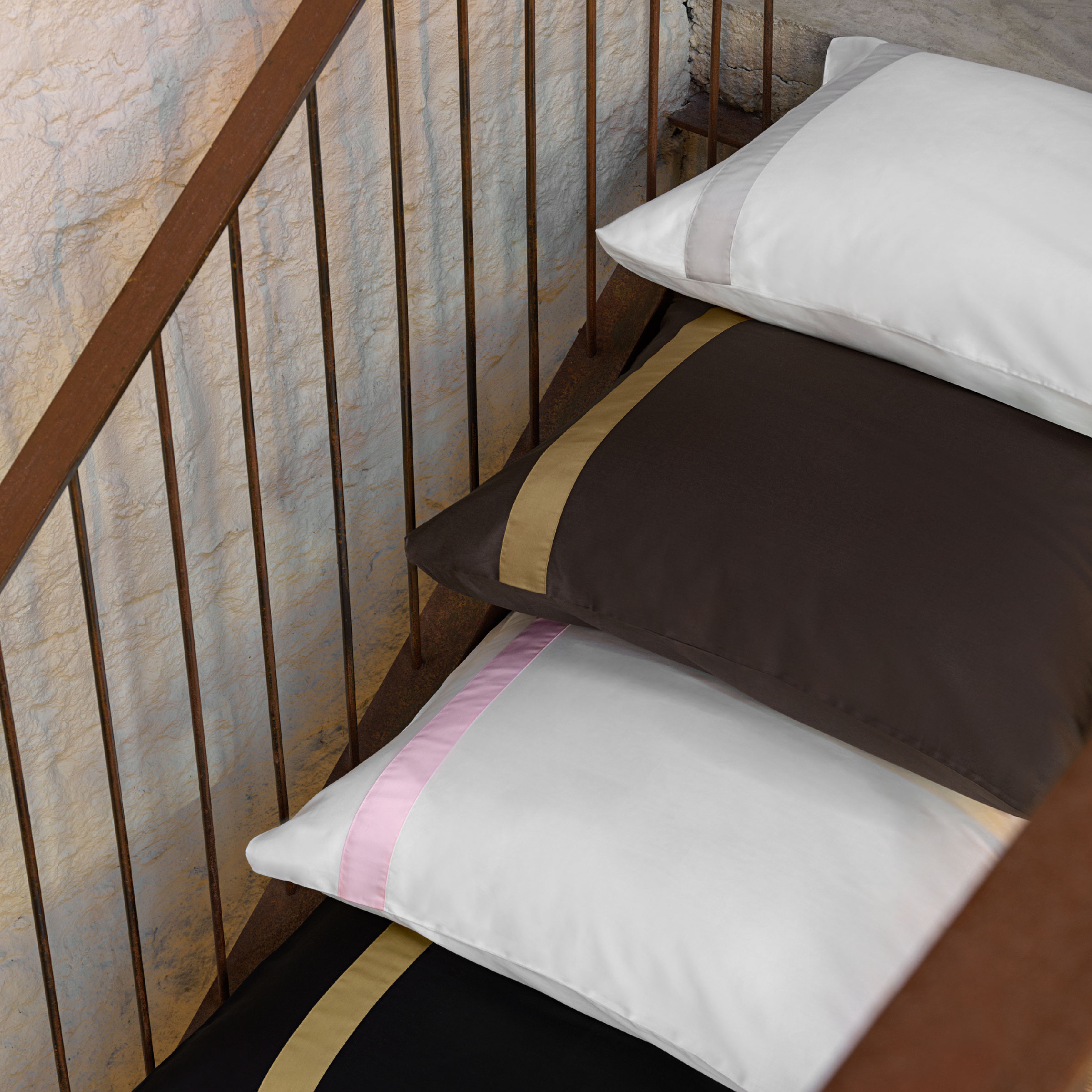 Dommelin Kussensloop Listra Satijn 300TC Wit - Zilver 60 x 70 cm