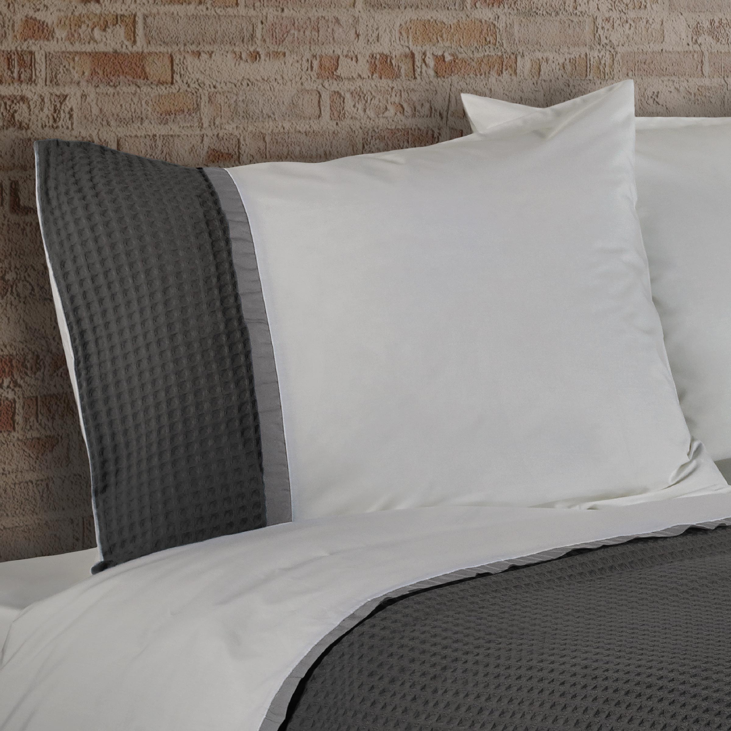 Dommelin Kussensloop Bari Percal 200TC Steenkool - Olifantgrijs 60 x 70 cm