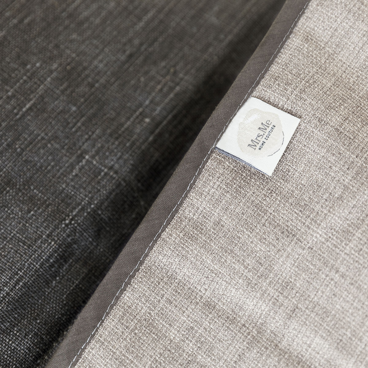 Mrs.Me Sierkussen Cosmos Linnen Ebony 45 x 60 cm