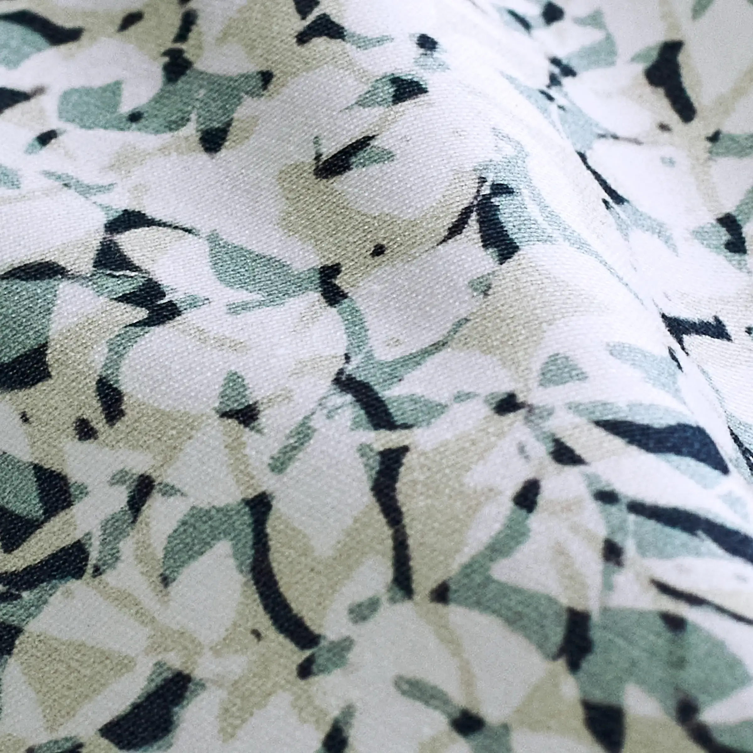 Essix Laken Nui Satijn 200TC Multi