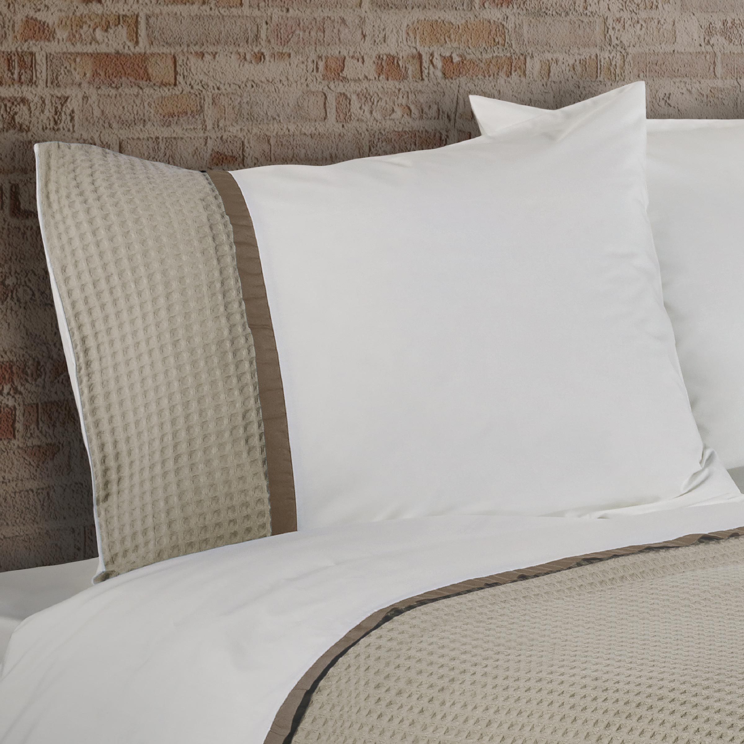 Dommelin Kussensloop Bari Percal 200TC Kaki - Nootmuskaat 60 x 70 cm